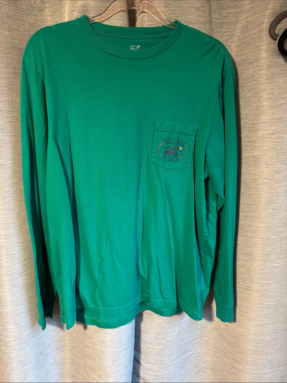 Vineyard Vines Long-Sleeve Pocket Tee in Kelly Green